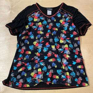 Runway by Cherokee Scrub Top Large (IW)